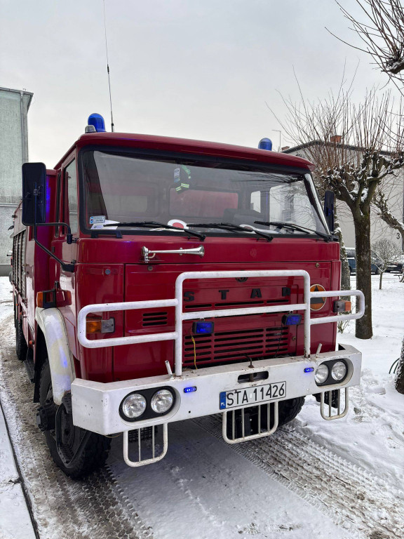 Gaz i 6 strażackich zastępów w akcji