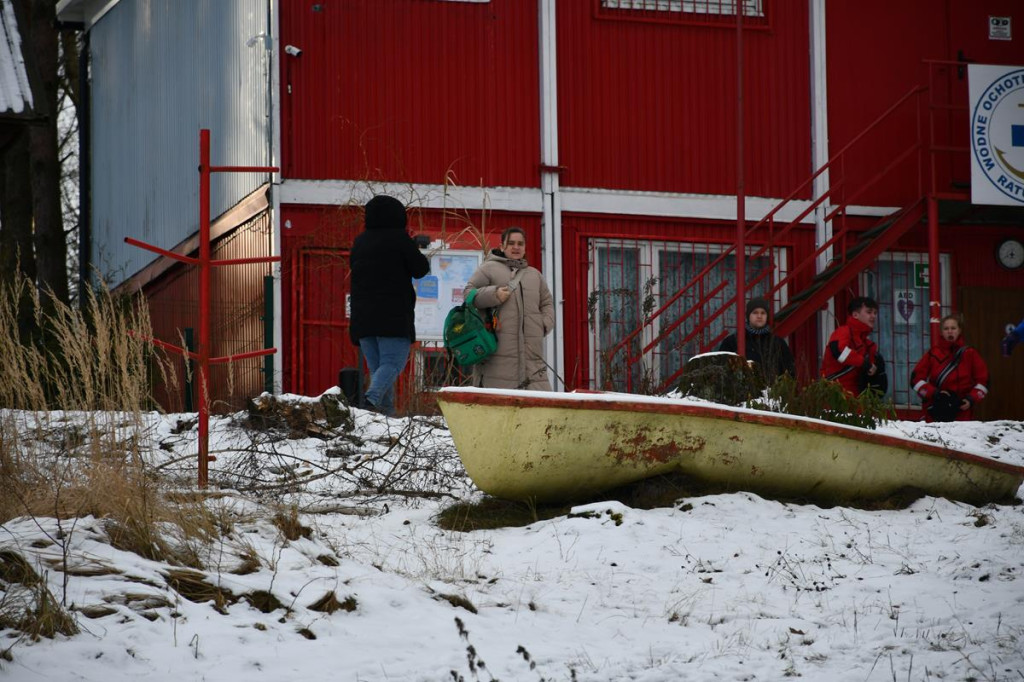 Zalew Nakło-Chechło. Gdy lód pęka. Ratownicy w akcji