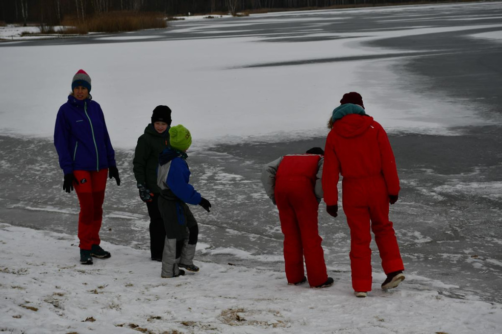 Zalew Nakło-Chechło. Gdy lód pęka. Ratownicy w akcji