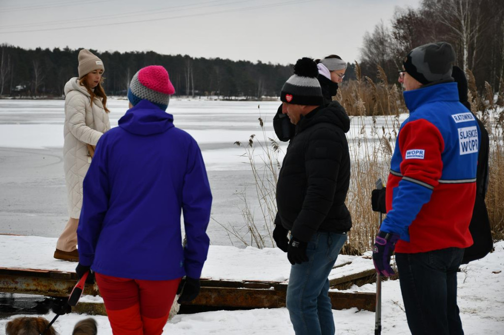 Zalew Nakło-Chechło. Gdy lód pęka. Ratownicy w akcji