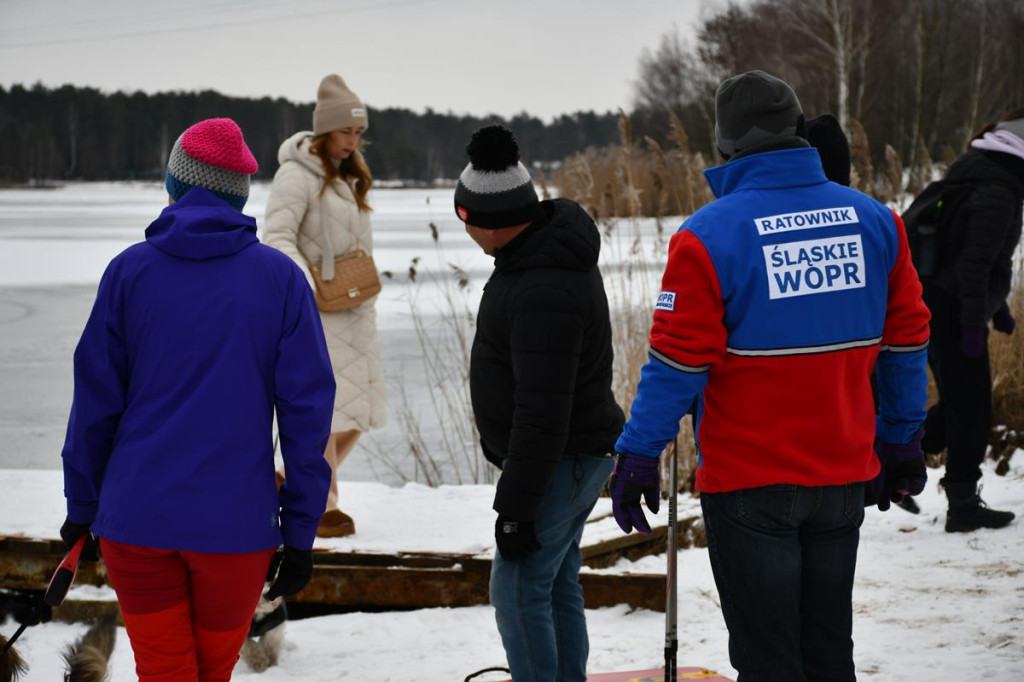 Zalew Nakło-Chechło. Gdy lód pęka. Ratownicy w akcji