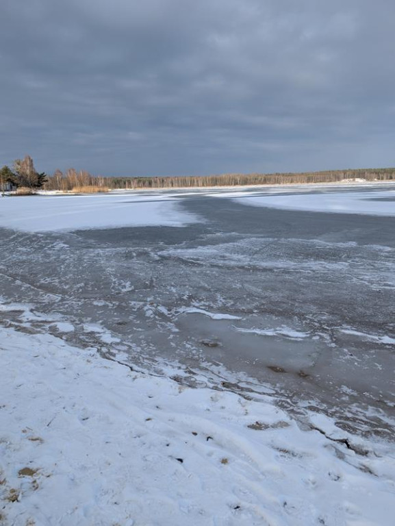 Zalew Nakło-Chechło. Gdy lód pęka. Ratownicy w akcji