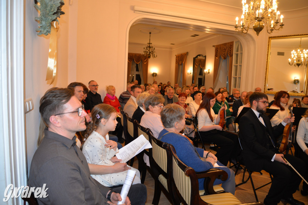 Śląskie Smyki i chór publiczności. Maraton kolędowania