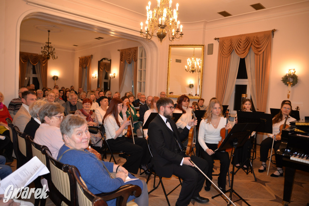 Śląskie Smyki i chór publiczności. Maraton kolędowania