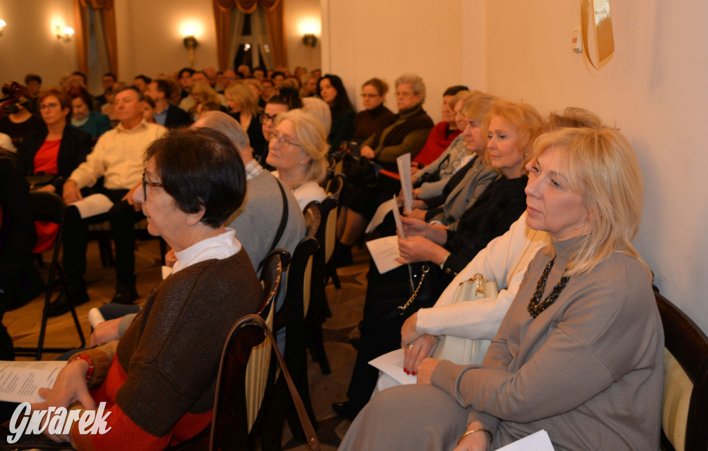 Śląskie Smyki i chór publiczności. Maraton kolędowania