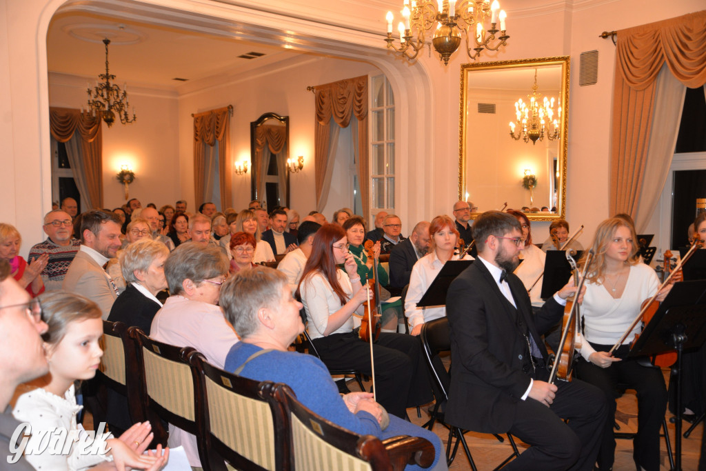 Śląskie Smyki i chór publiczności. Maraton kolędowania
