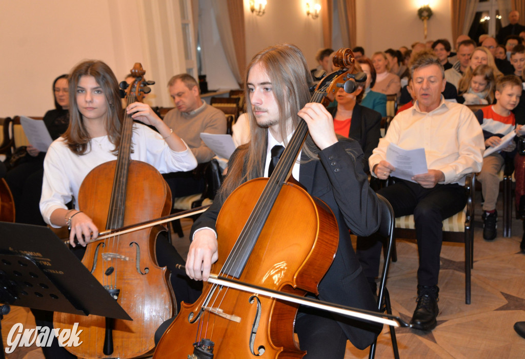 Śląskie Smyki i chór publiczności. Maraton kolędowania