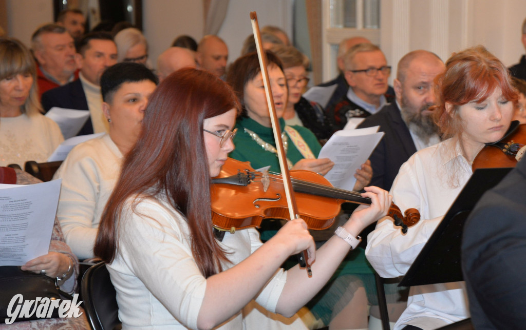 Śląskie Smyki i chór publiczności. Maraton kolędowania
