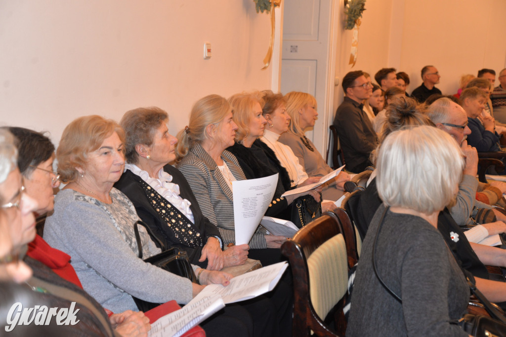 Śląskie Smyki i chór publiczności. Maraton kolędowania