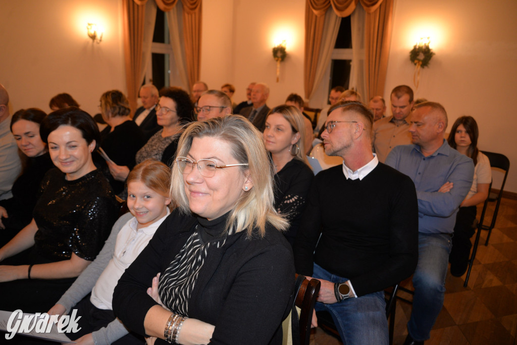 Śląskie Smyki i chór publiczności. Maraton kolędowania