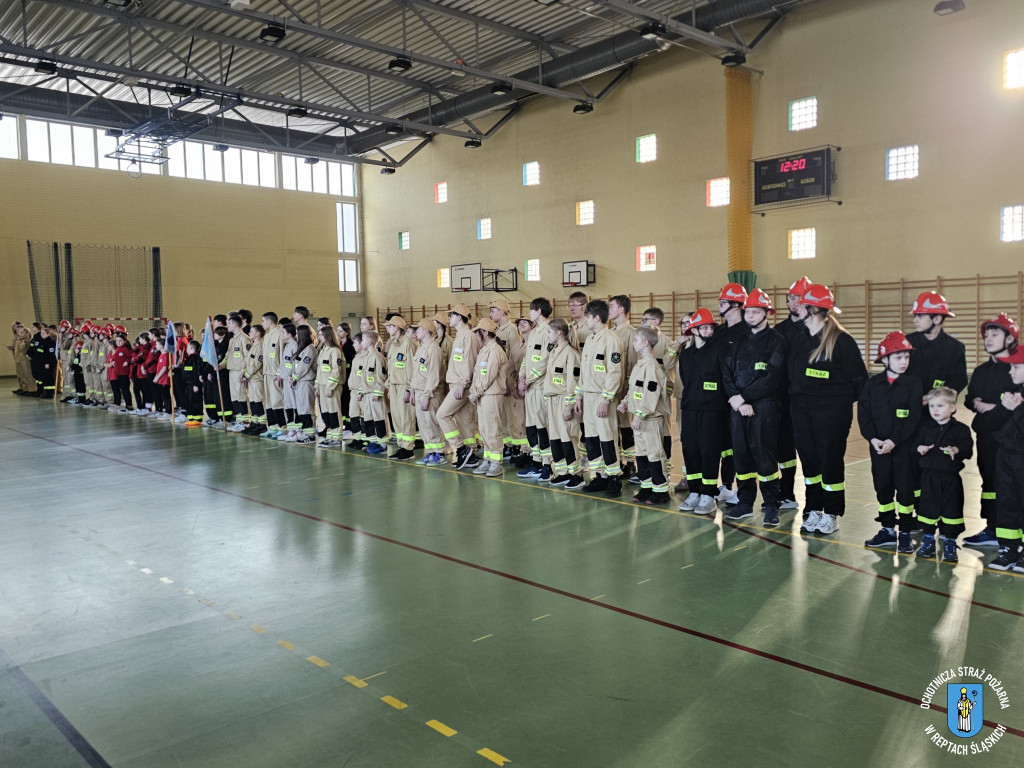 Młodzi druhowie i druhny w akcji