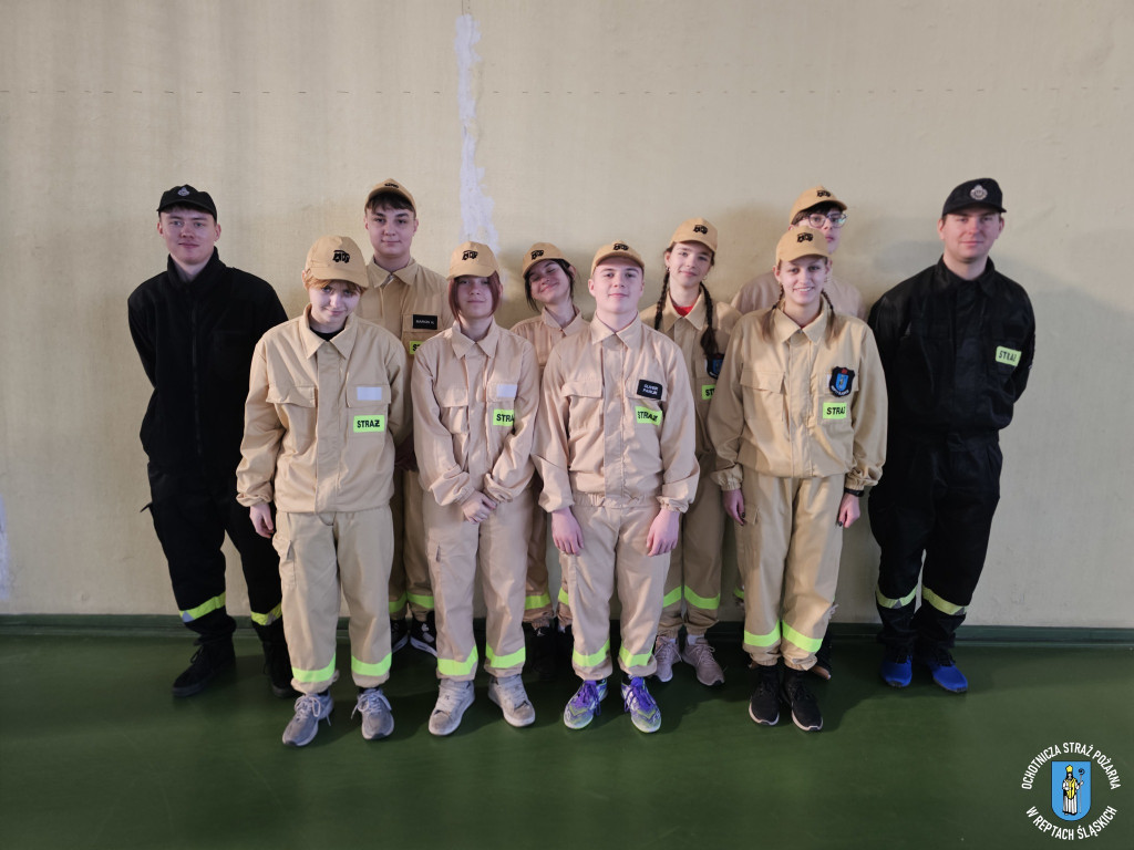 Młodzi druhowie i druhny w akcji