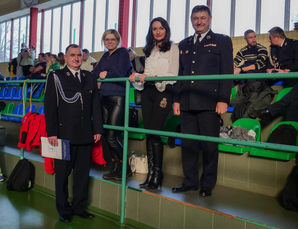 Młodzi druhowie i druhny w akcji