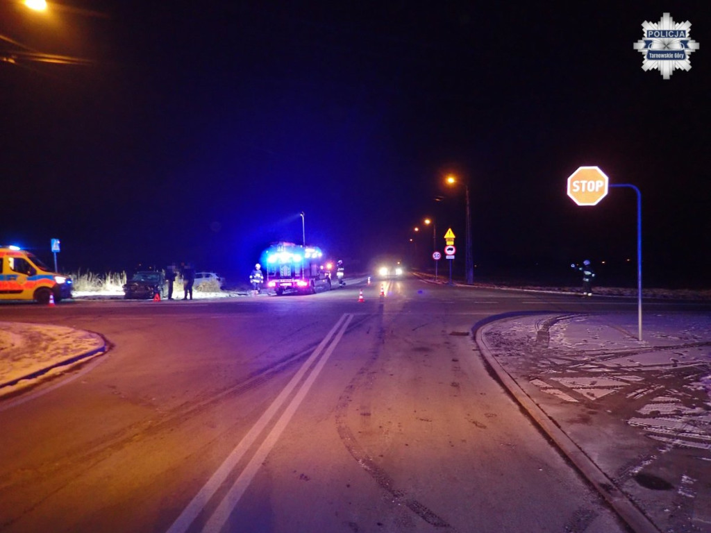Zderzenie osobówek na skrzyżowaniu. Wyglądało groźnie