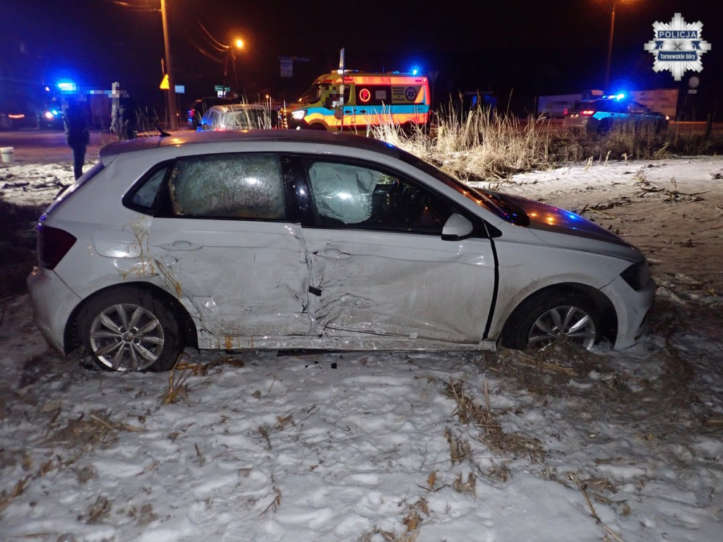 Zderzenie osobówek na skrzyżowaniu. Wyglądało groźnie