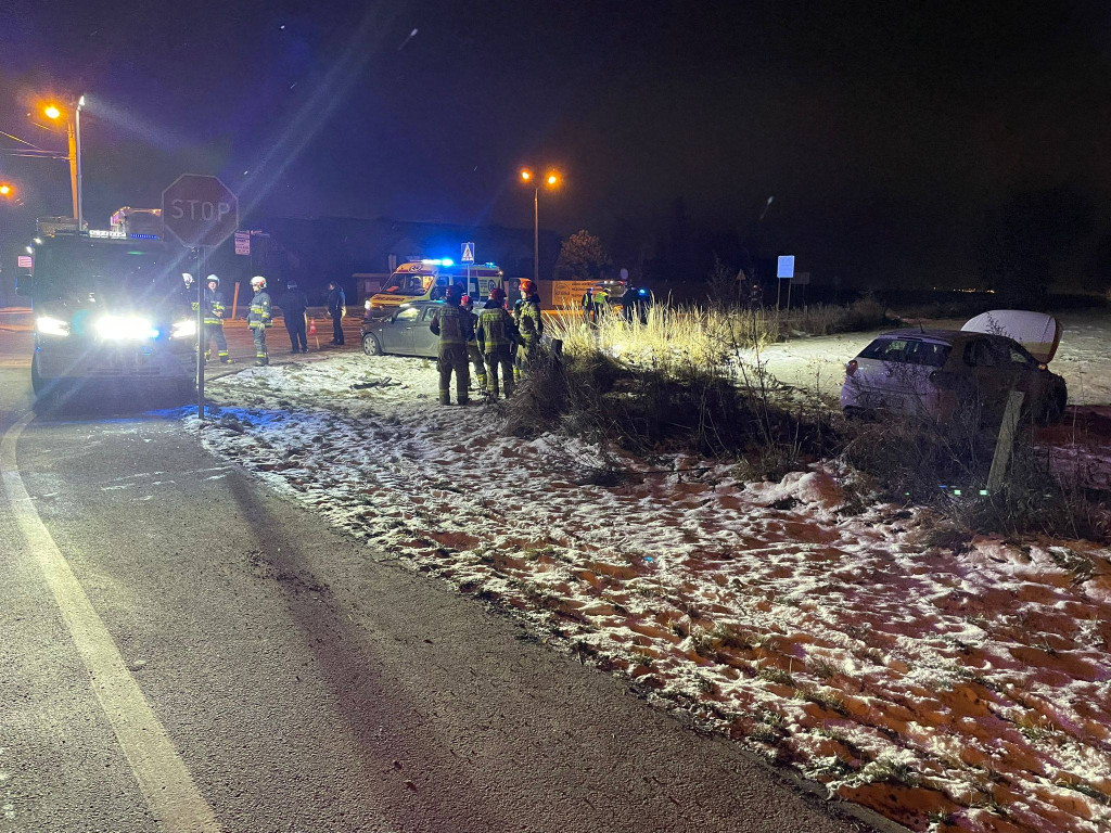 Zderzenie osobówek na skrzyżowaniu. Wyglądało groźnie