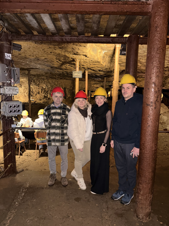 Szachiści zeszli do podziemi. Turniej w kopalni