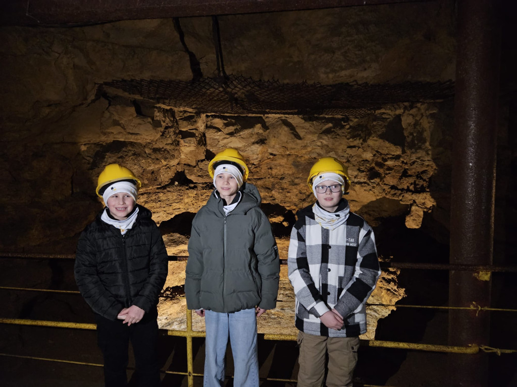 Szachiści zeszli do podziemi. Turniej w kopalni