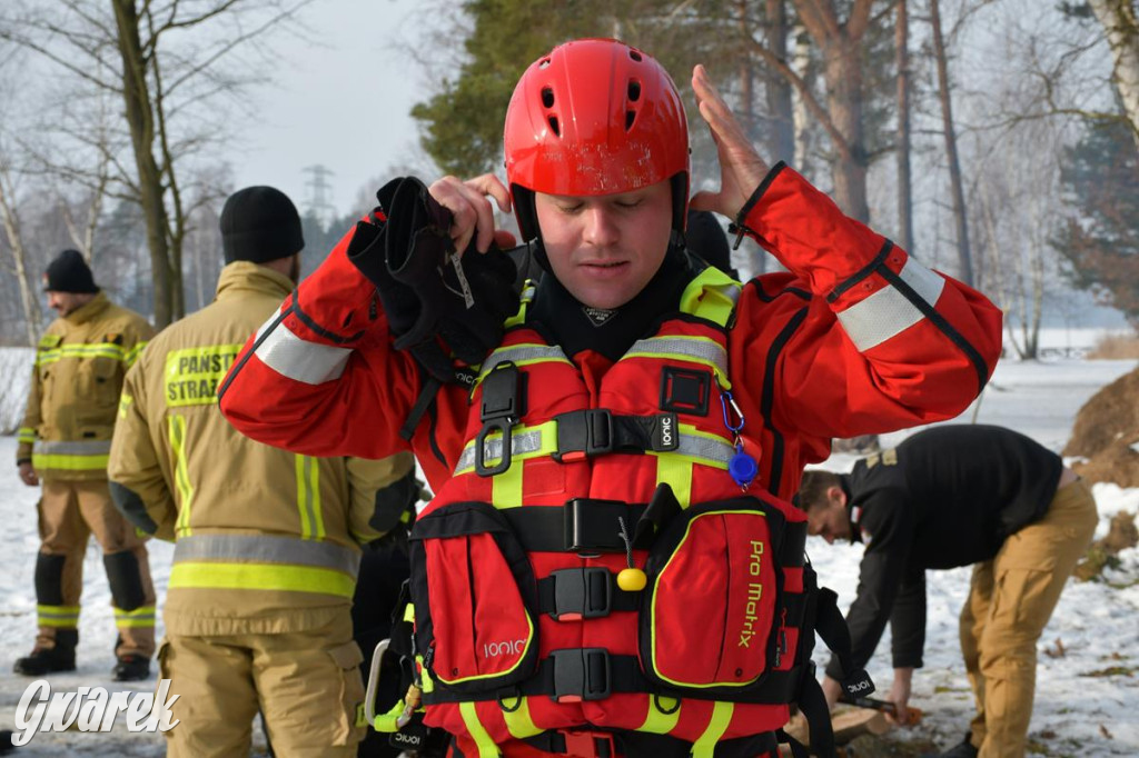 Nakło-Chechło: ćwiczenia ratownicze na lodzie