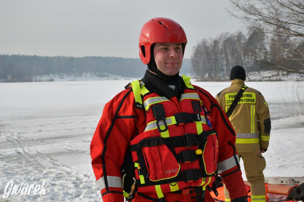Nakło-Chechło: ćwiczenia ratownicze na lodzie