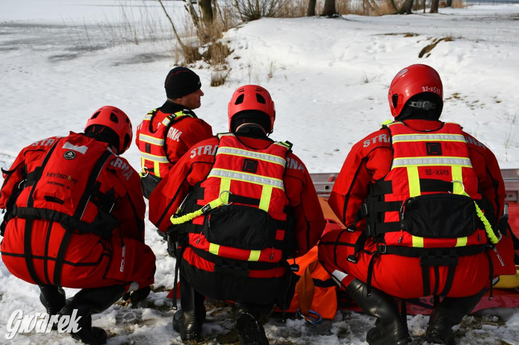 Nakło-Chechło: ćwiczenia ratownicze na lodzie