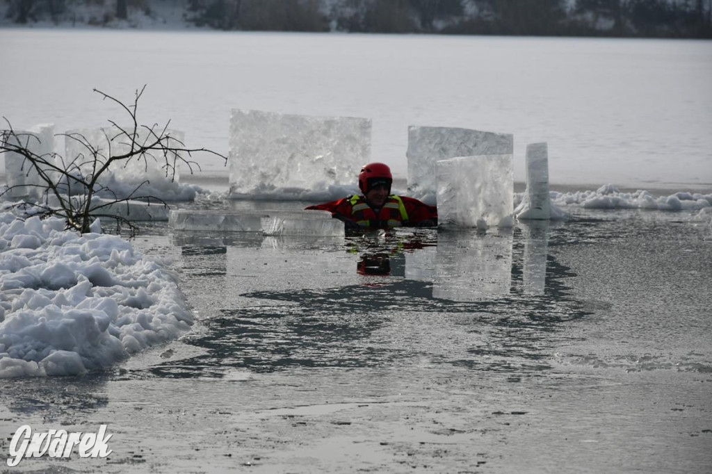 Nakło-Chechło: ćwiczenia ratownicze na lodzie