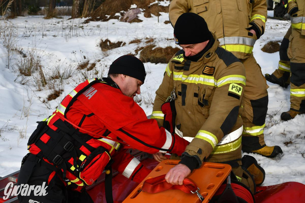 Nakło-Chechło: ćwiczenia ratownicze na lodzie