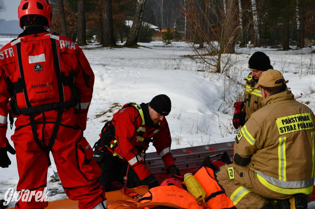 Nakło-Chechło: ćwiczenia ratownicze na lodzie