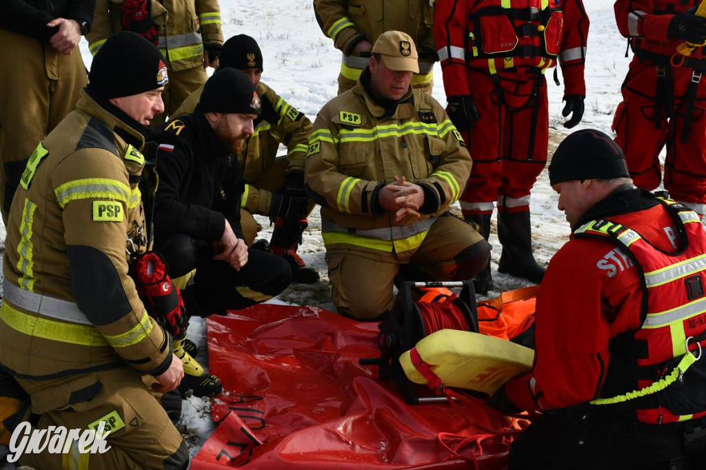 Nakło-Chechło: ćwiczenia ratownicze na lodzie