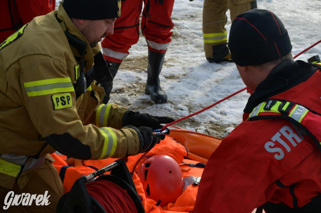 Nakło-Chechło: ćwiczenia ratownicze na lodzie