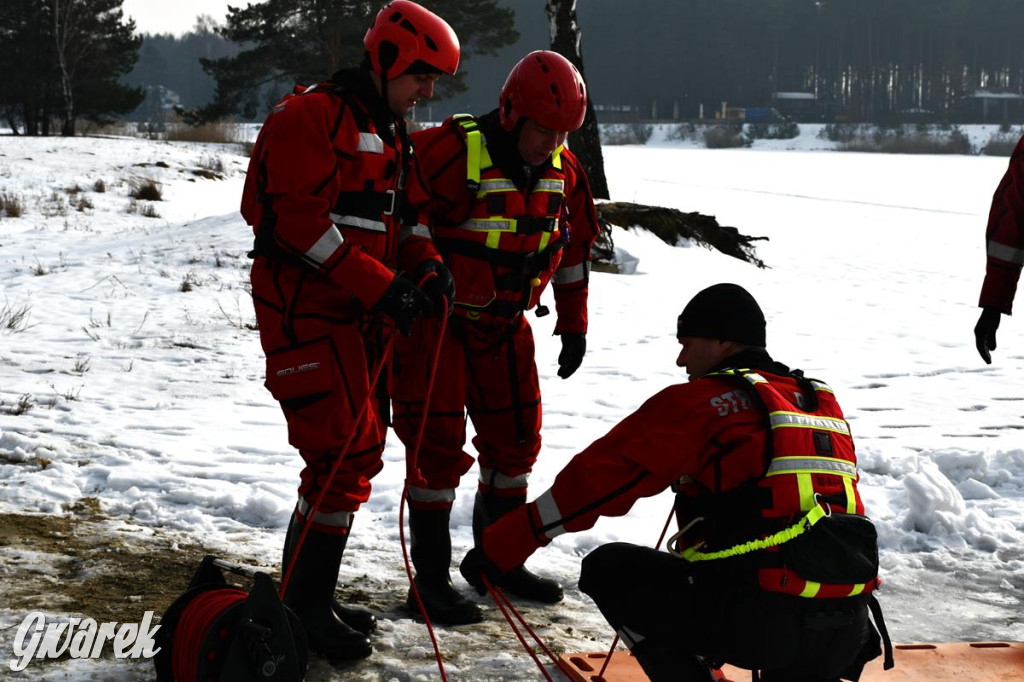 Nakło-Chechło: ćwiczenia ratownicze na lodzie