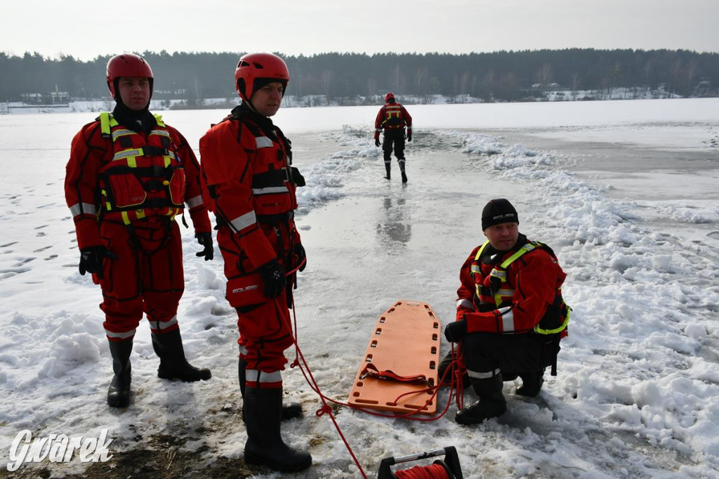 Nakło-Chechło: ćwiczenia ratownicze na lodzie