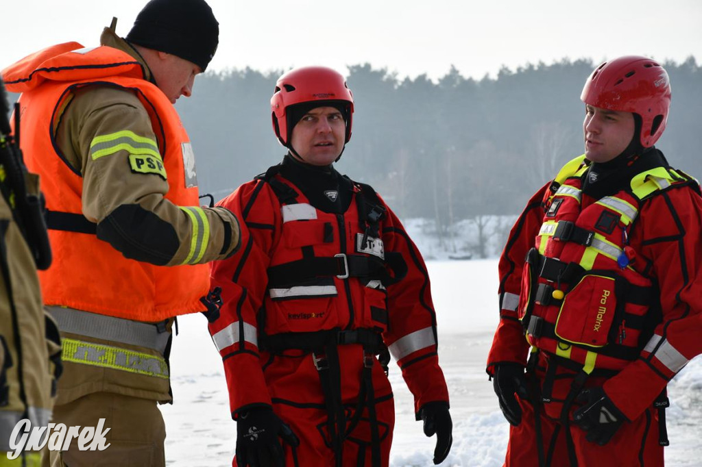 Nakło-Chechło: ćwiczenia ratownicze na lodzie