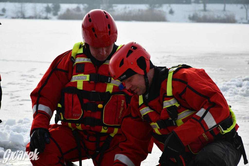 Nakło-Chechło: ćwiczenia ratownicze na lodzie