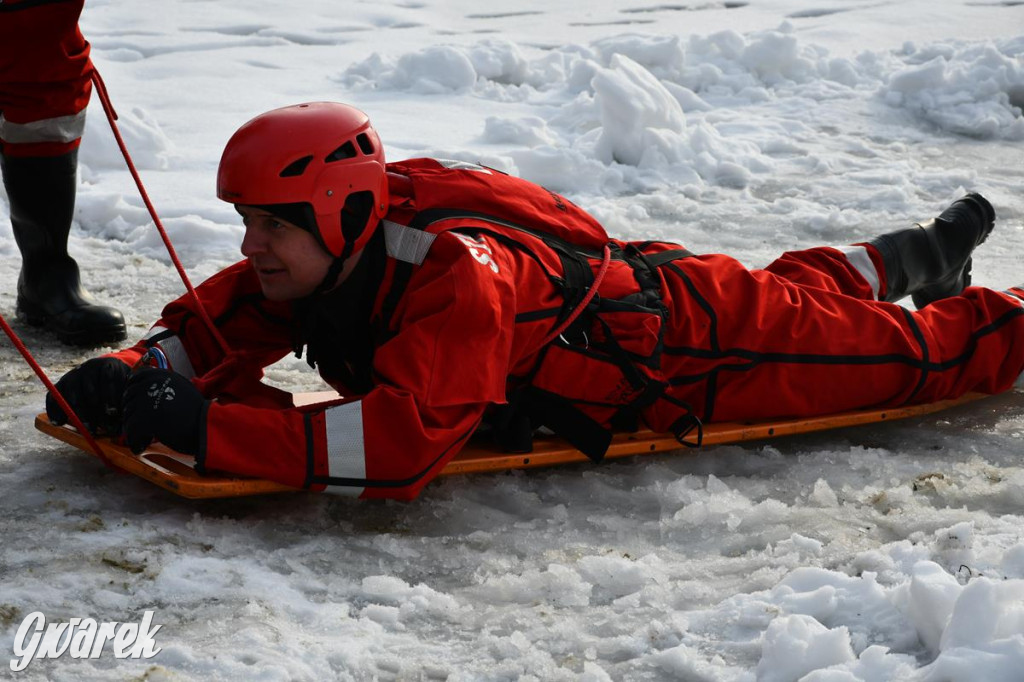 Nakło-Chechło: ćwiczenia ratownicze na lodzie