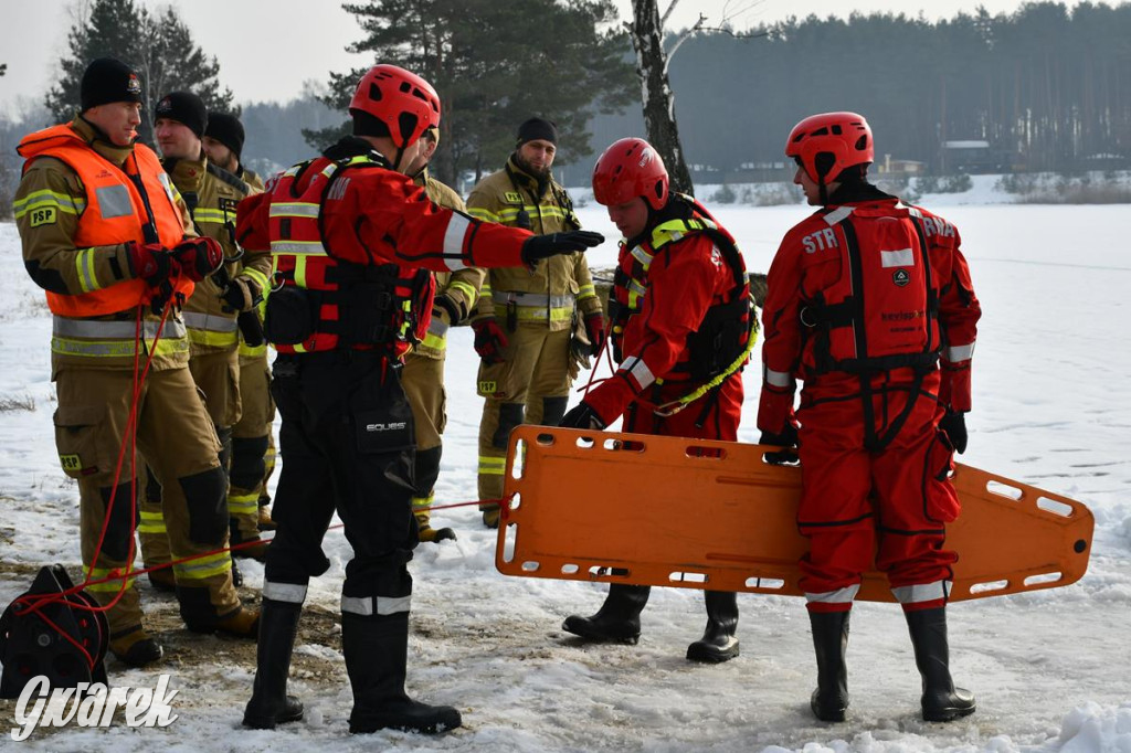Nakło-Chechło: ćwiczenia ratownicze na lodzie