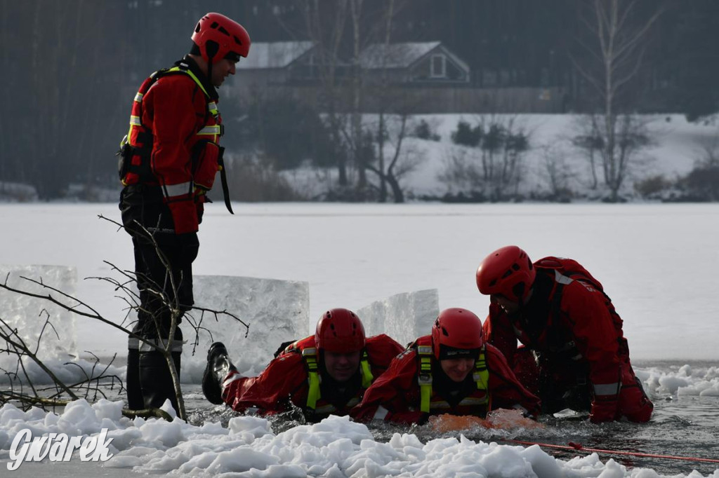 Nakło-Chechło: ćwiczenia ratownicze na lodzie