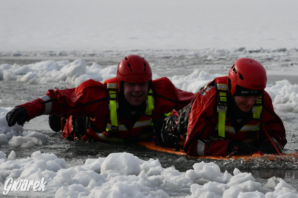 Nakło-Chechło: ćwiczenia ratownicze na lodzie
