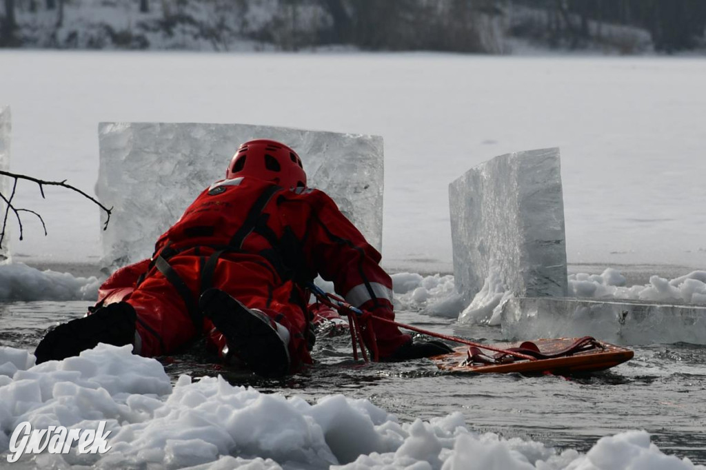 Nakło-Chechło: ćwiczenia ratownicze na lodzie