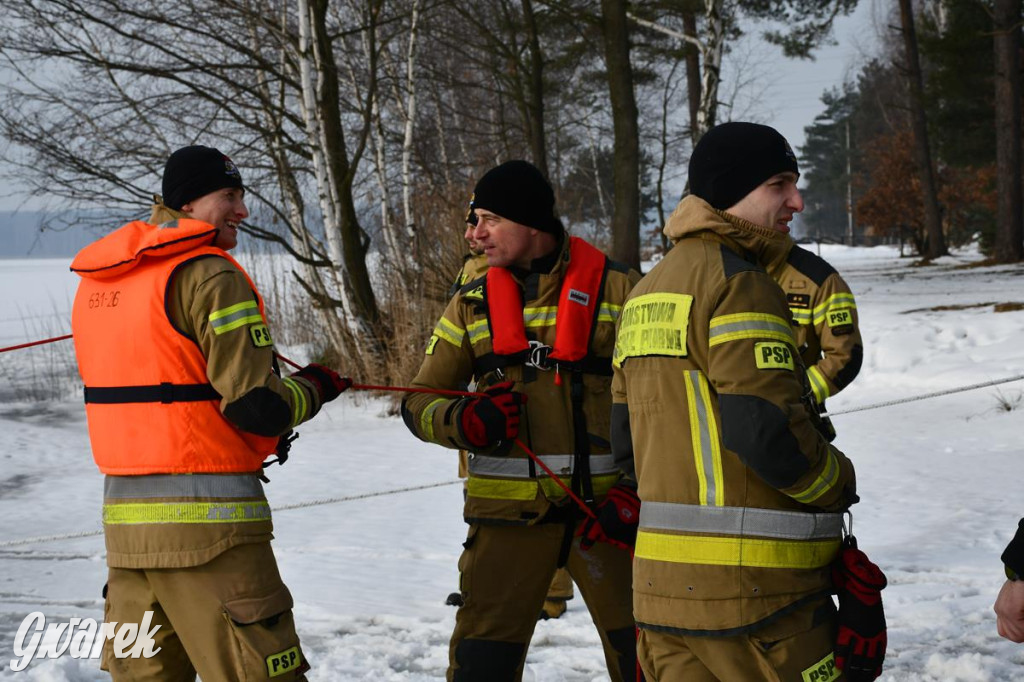 Nakło-Chechło: ćwiczenia ratownicze na lodzie