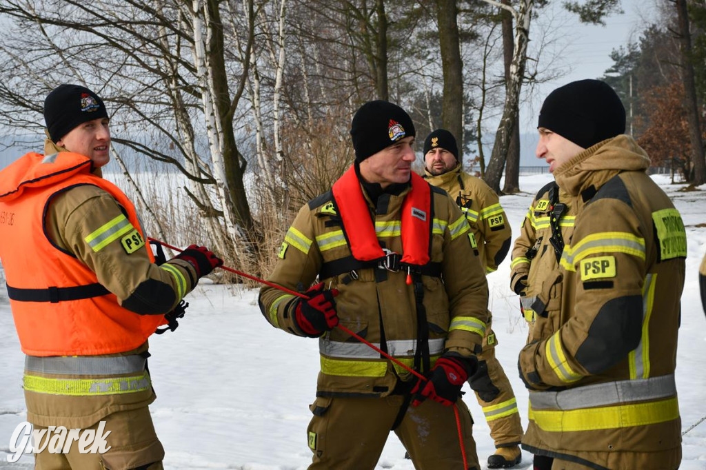 Nakło-Chechło: ćwiczenia ratownicze na lodzie