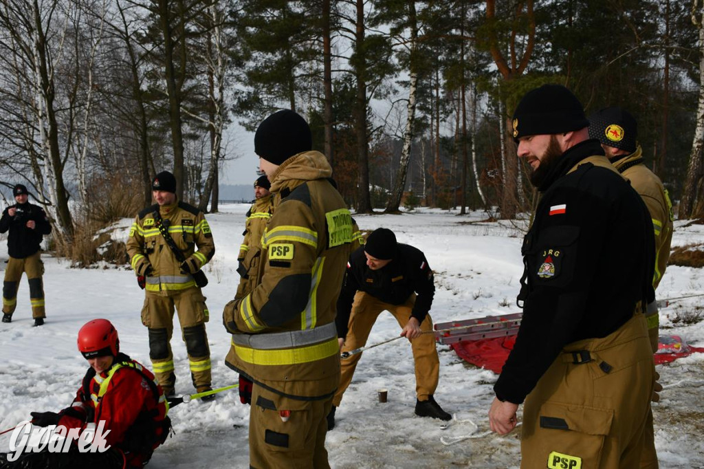 Nakło-Chechło: ćwiczenia ratownicze na lodzie