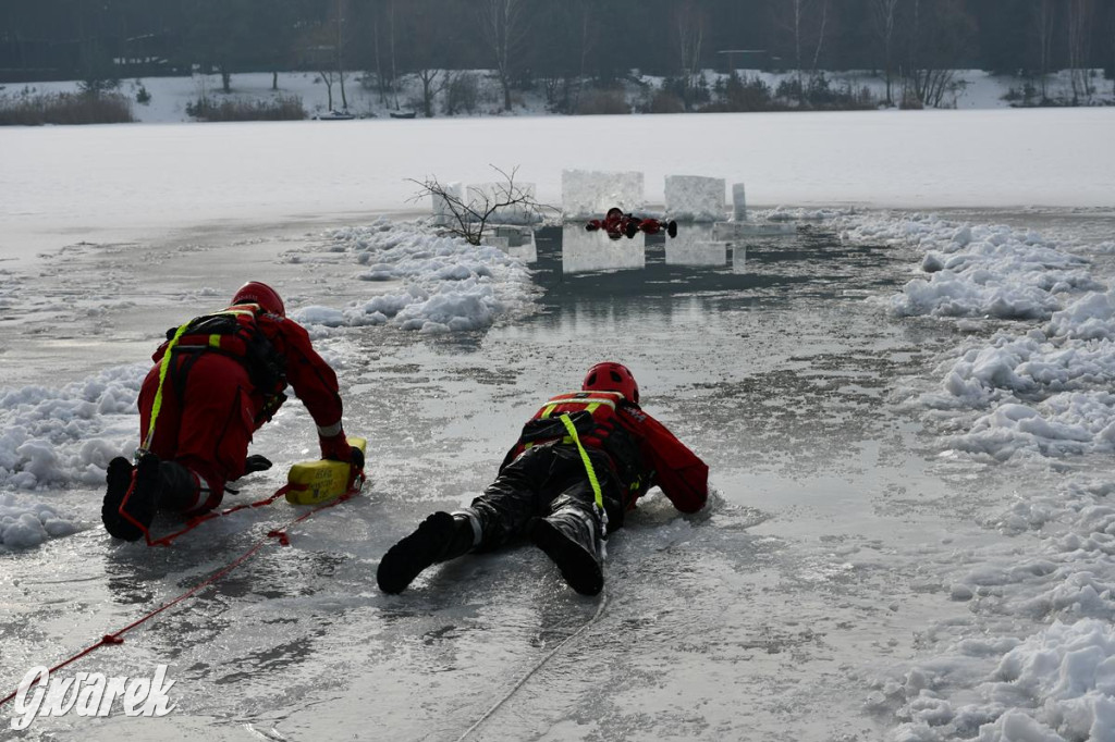 Nakło-Chechło: ćwiczenia ratownicze na lodzie