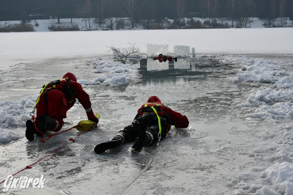 Nakło-Chechło: ćwiczenia ratownicze na lodzie
