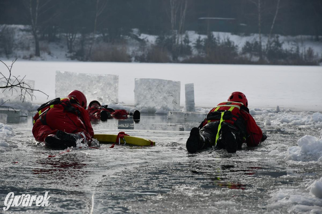 Nakło-Chechło: ćwiczenia ratownicze na lodzie