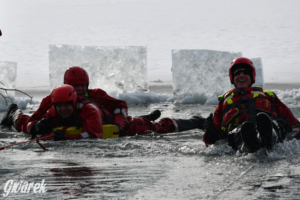 Nakło-Chechło: ćwiczenia ratownicze na lodzie