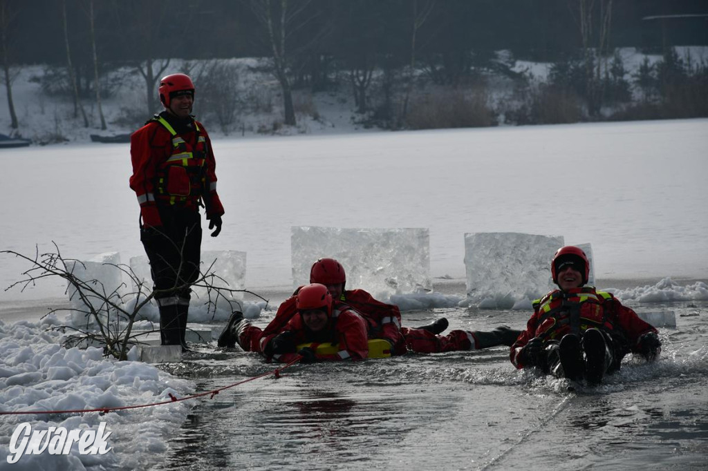 Nakło-Chechło: ćwiczenia ratownicze na lodzie