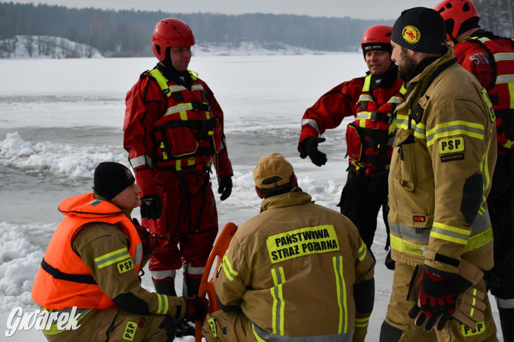 Nakło-Chechło: ćwiczenia ratownicze na lodzie