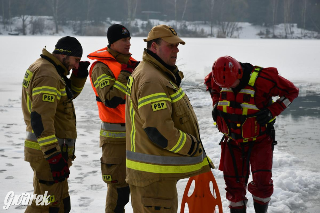 Nakło-Chechło: ćwiczenia ratownicze na lodzie