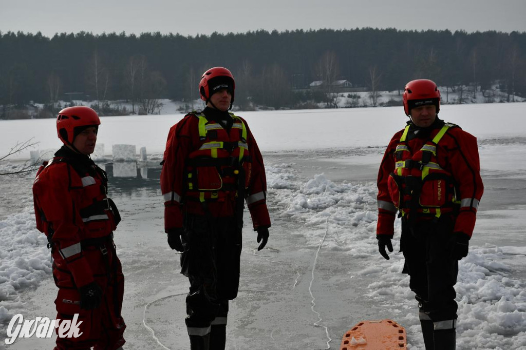 Nakło-Chechło: ćwiczenia ratownicze na lodzie